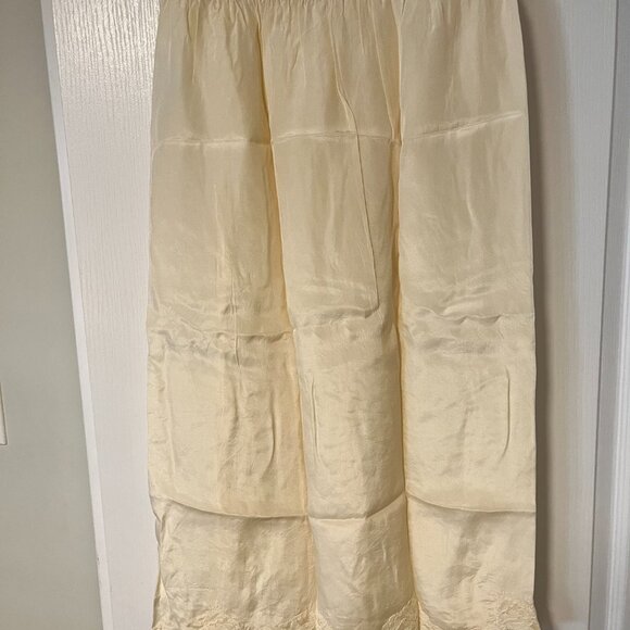 Vintage Silky Cream Slip with Lace from the 1950s - Picture 5 of 8